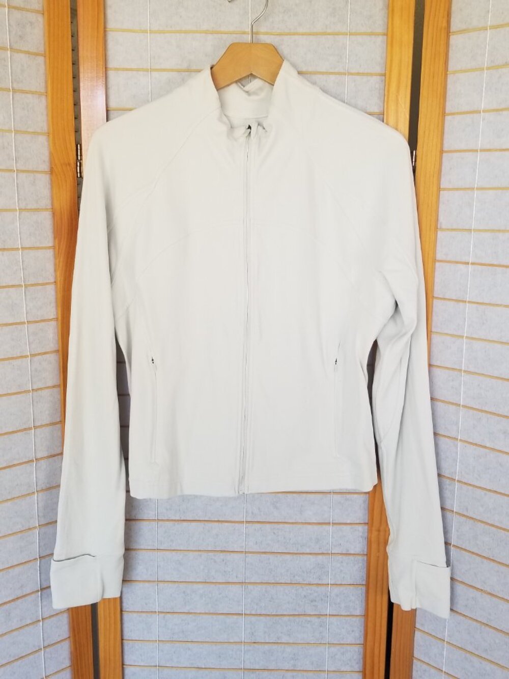 Lululemon Nulu Jacket Cropped Define Full Zip Size 14 Off-White Putty Color